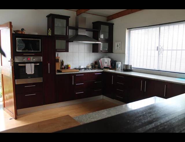 3 BEDROOM HOUSE FOR SALE IN KENSINGTON